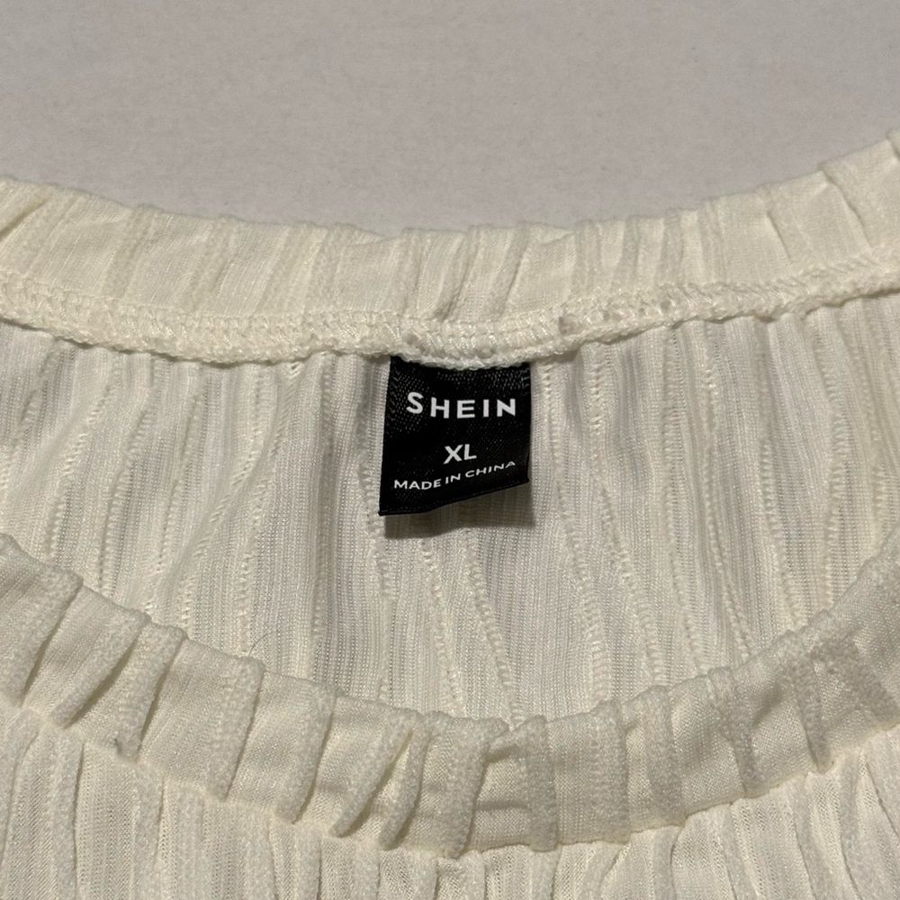 SHEIN Cream Short Sleeve Tee